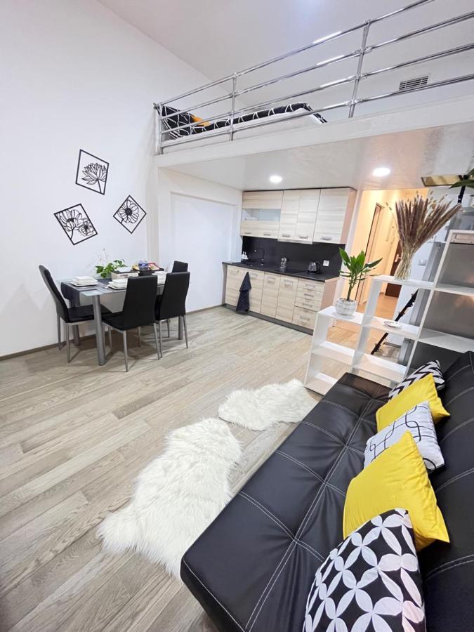 Vit Apartment - Free Parking - O2 Arena Praha Bagian luar foto