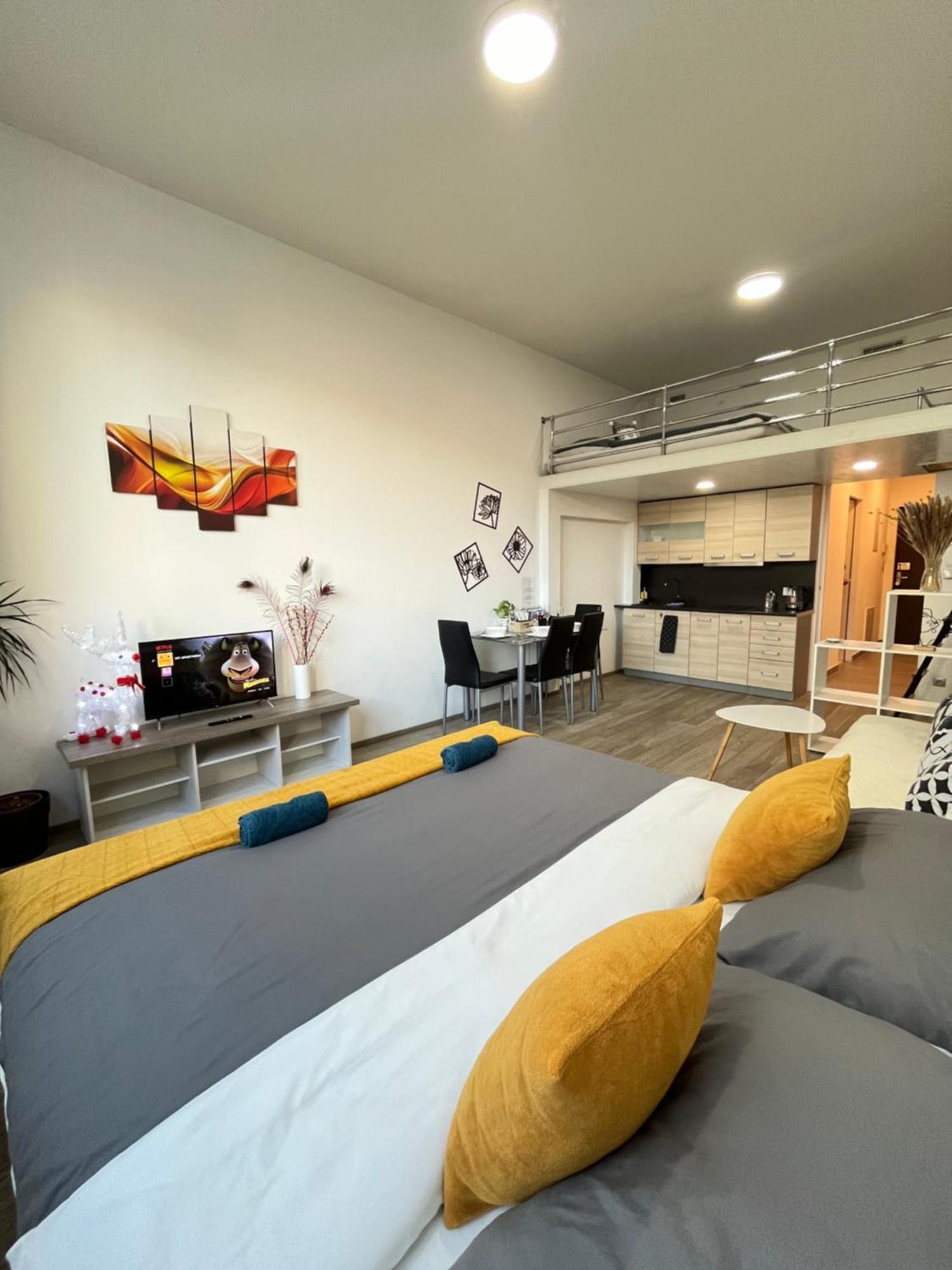 Vit Apartment - Free Parking - O2 Arena Praha Bagian luar foto